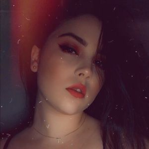 Meet your Posher, Aliya